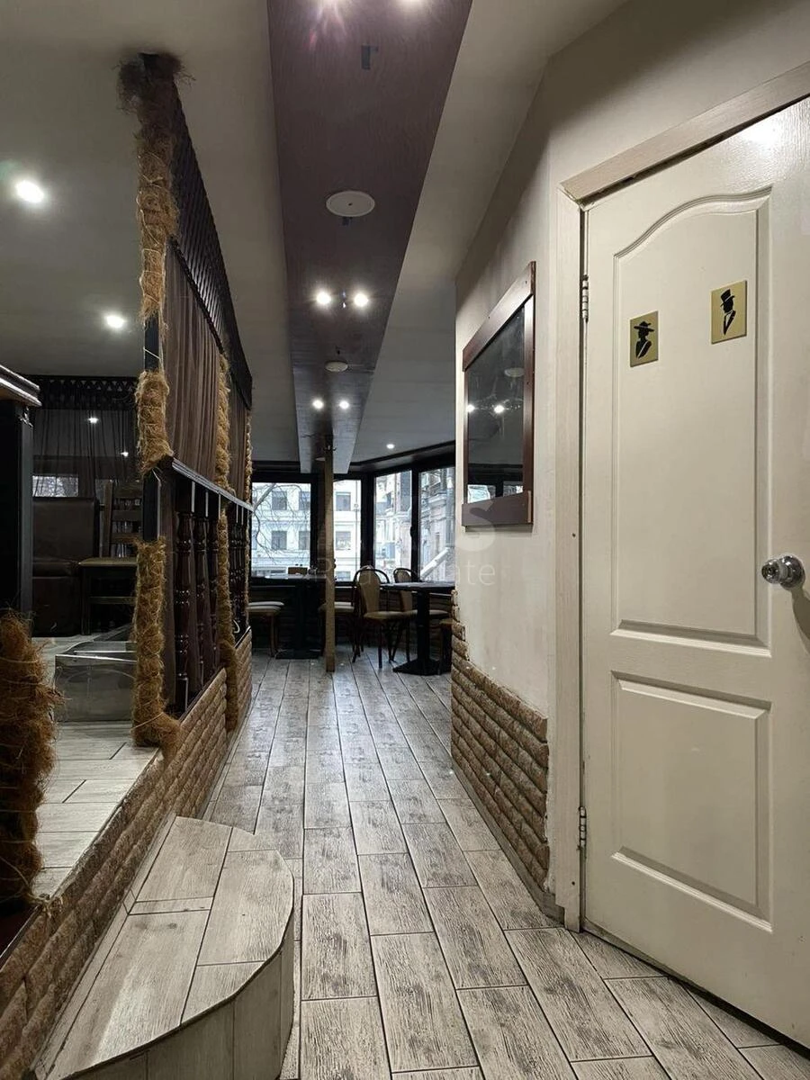 Trade object vul. Sagajdachnogo Petra 10, 220m26444213