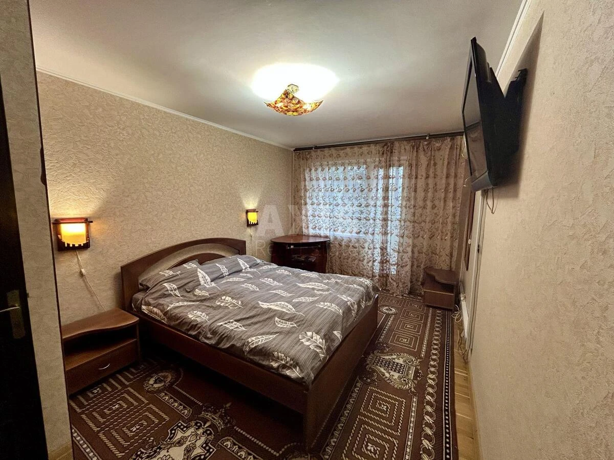 3к квартира пр-т Голосеевский 11708444