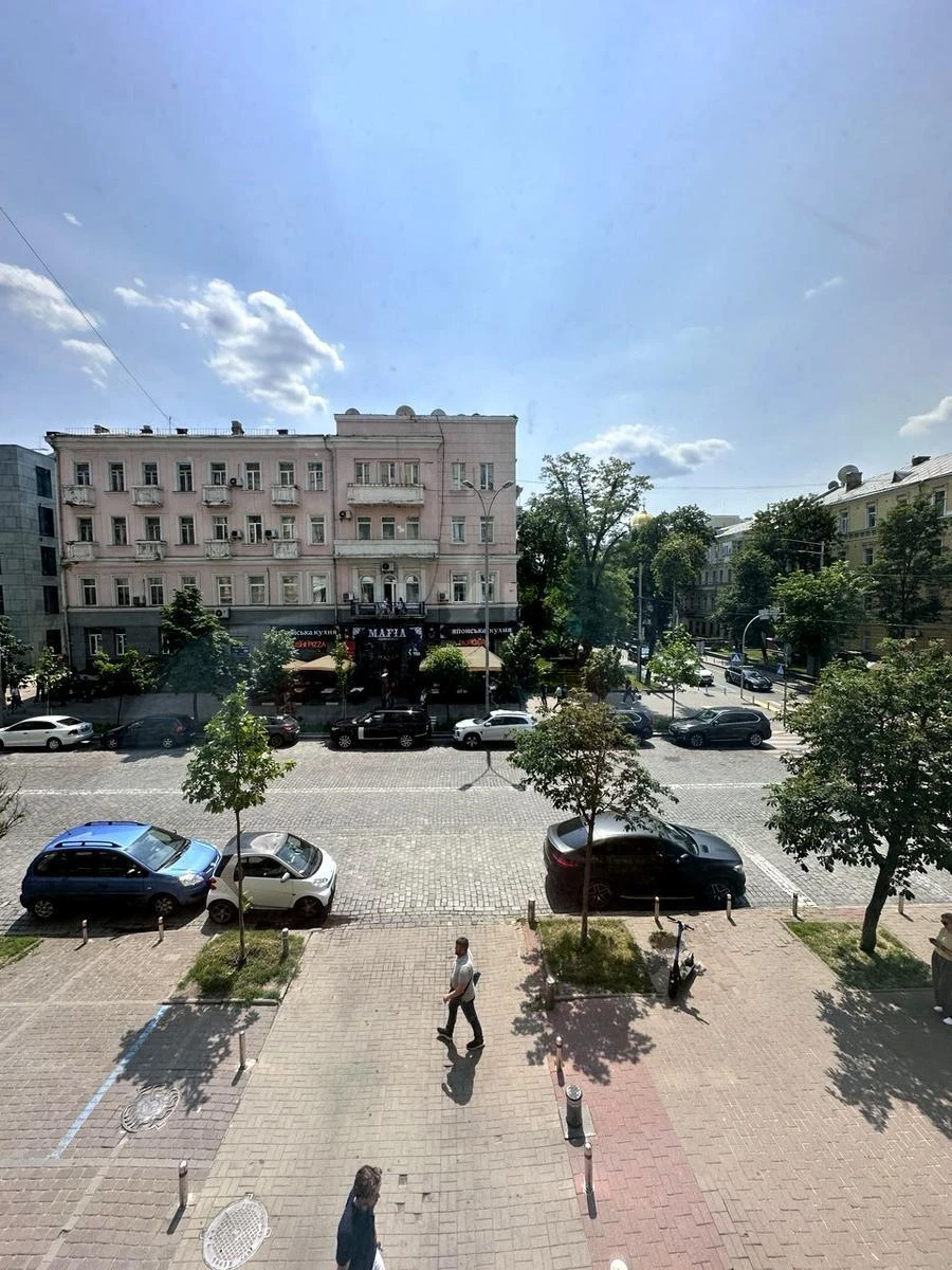 Office vul. Hmel'nyc'kogo Bogdana 32, 42m26791711