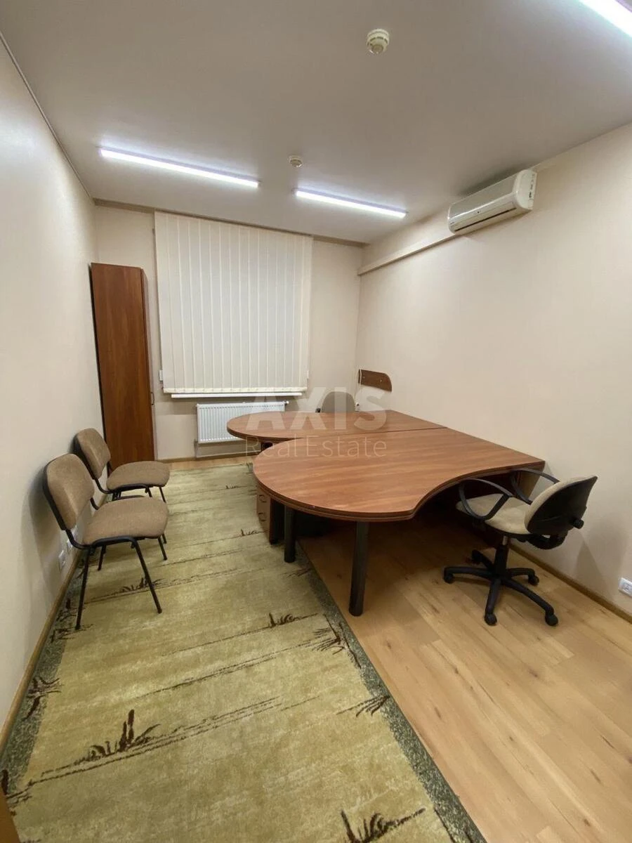 Office vul. Ahmatovoi' Anny 13, 272m2599442