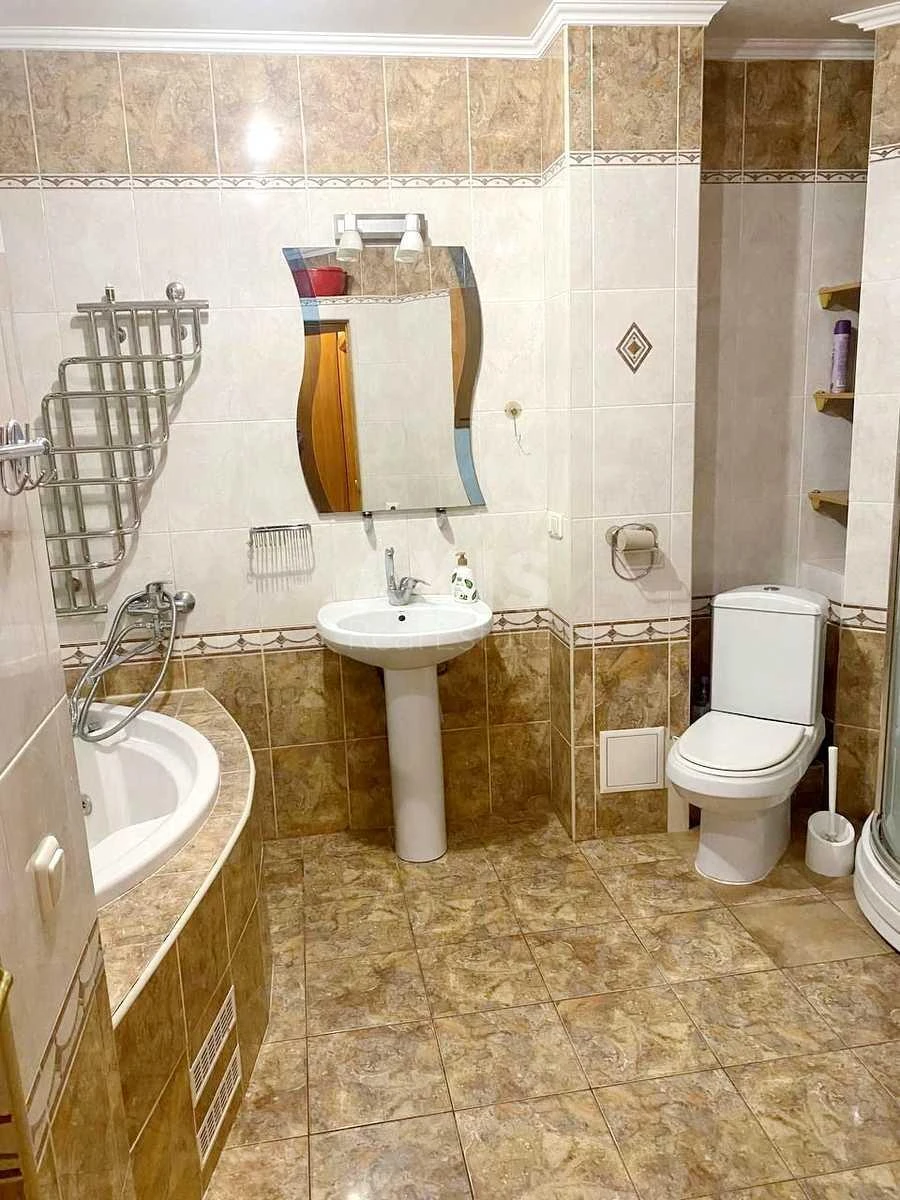 2k apartment pl. Svjatoshyns'ka 1705409