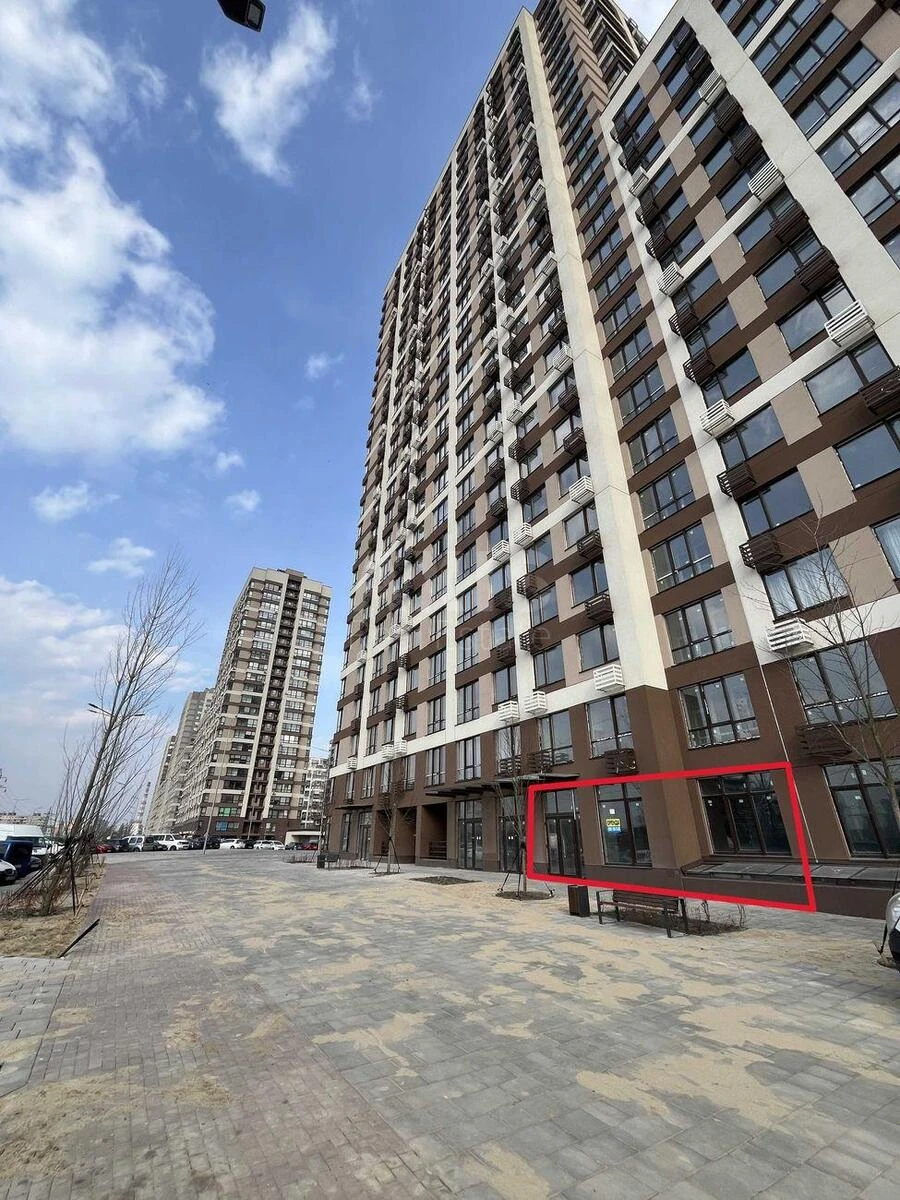 Service object vul. Rodyny Kristeriv 16, 84m2652040