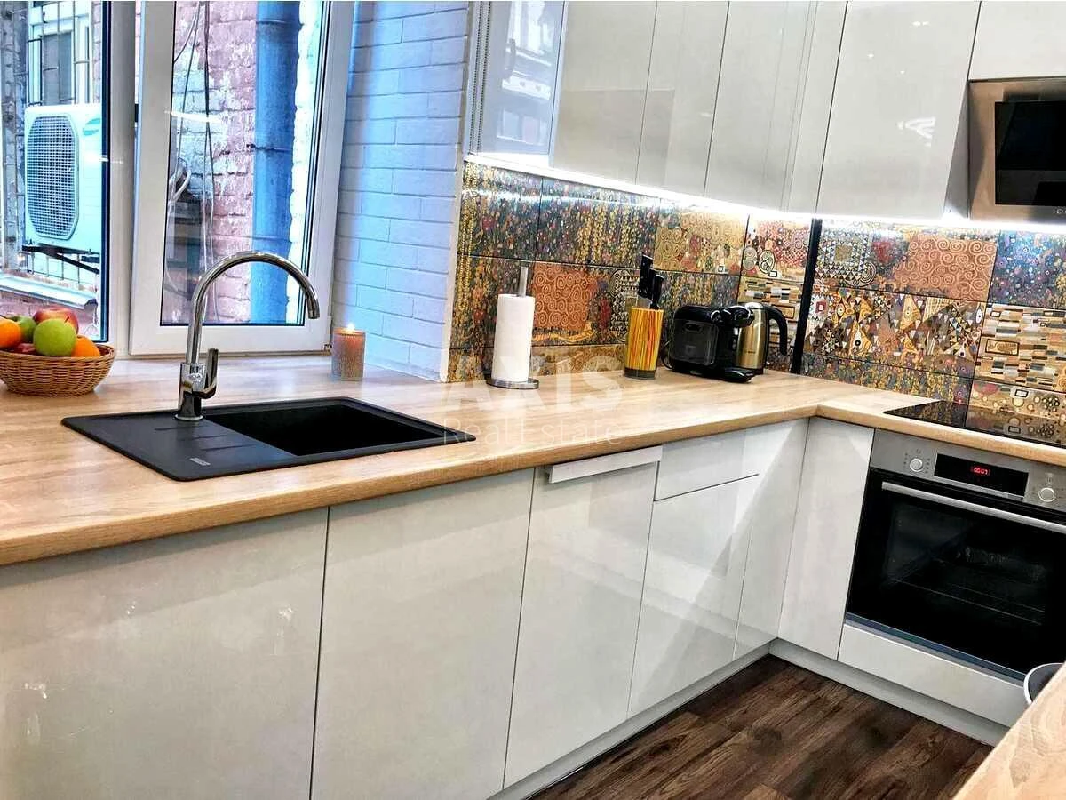 2k apartment prov. Myhajlivs'kyj Twenty amps658166