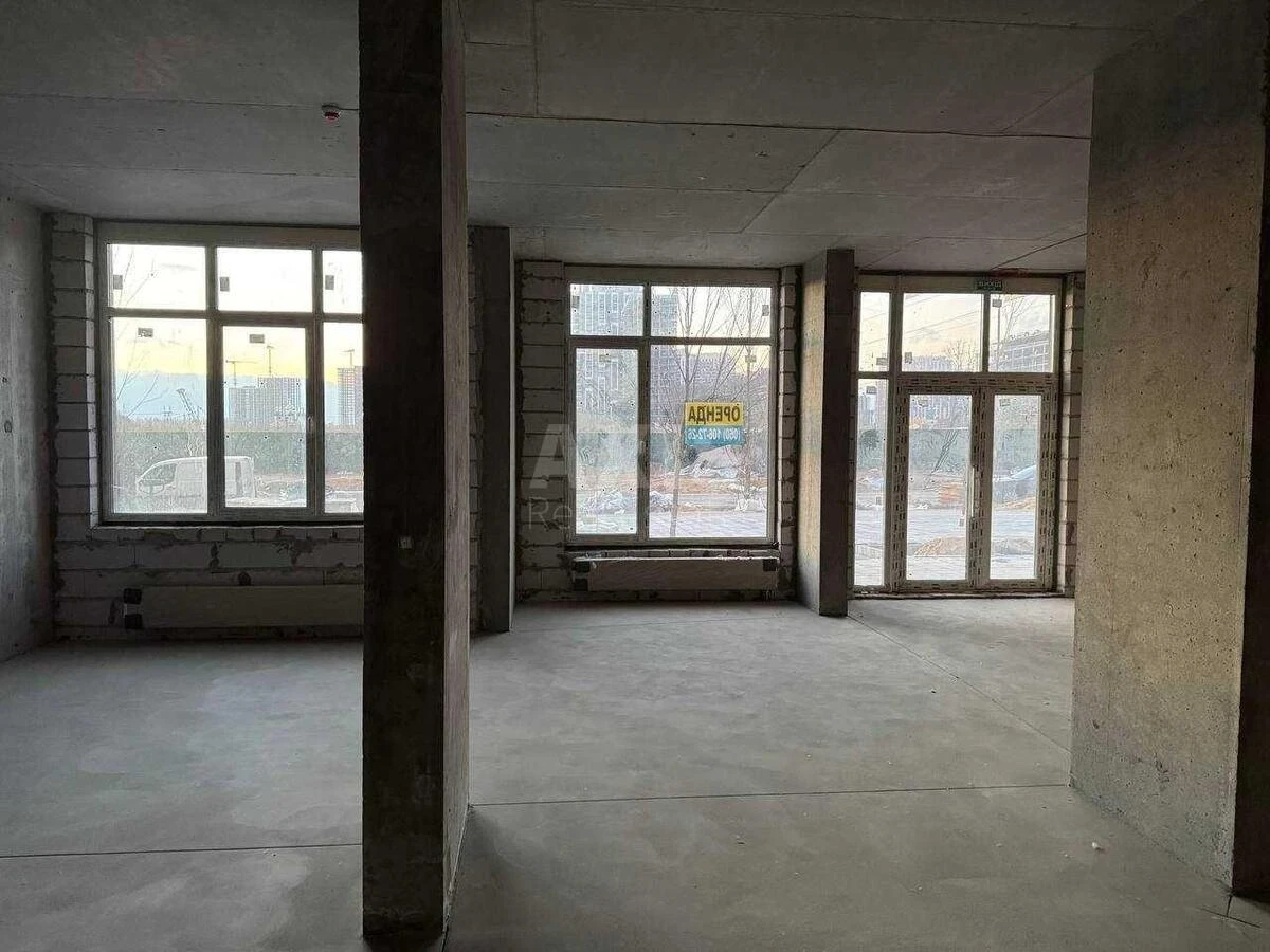 Service object vul. Rodyny Kristeriv 16, 84m2652041