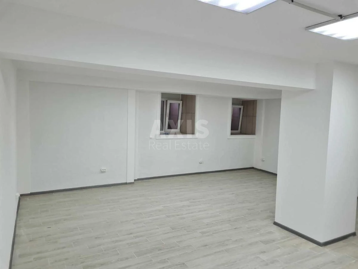 Trade object vul. Sichovyh Stril'civ 10, 37m2