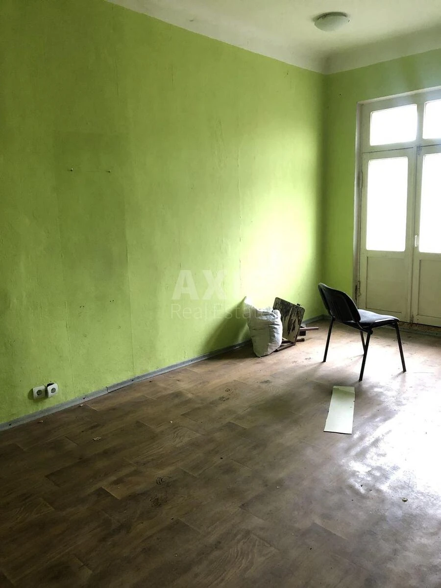 Объект торговли ул. Оболонская 21, 85м2670732