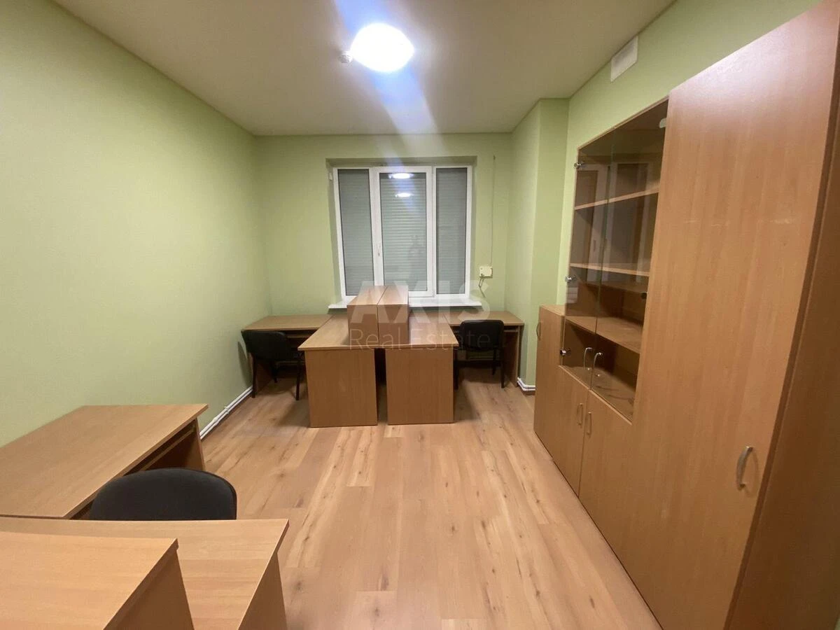 Office vul. Ahmatovoi' Anny 13, 272m2599441