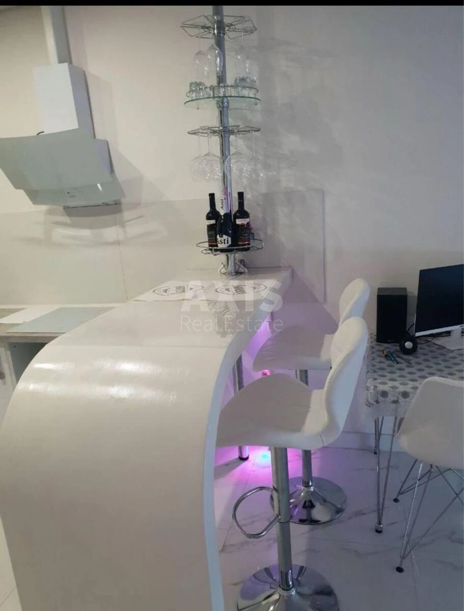 2k apartment pr-t Berestejskij 5В693671