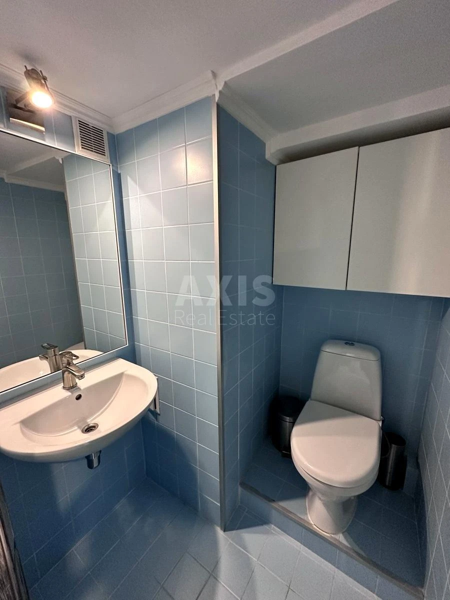 Office vul. Hmel'nyc'kogo Bogdana 32, 42m26791710