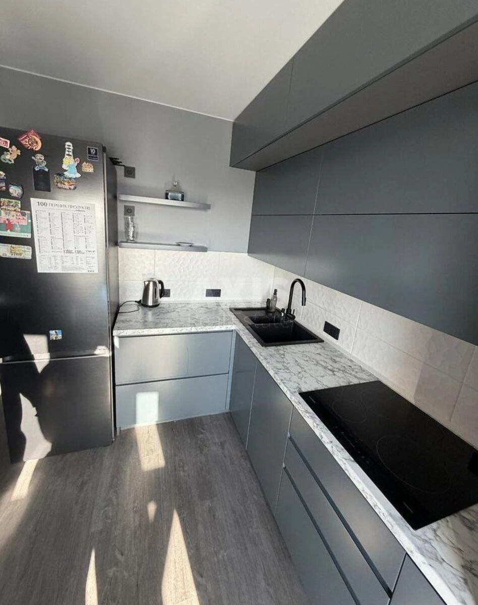 2k apartment vul. Vyshnjakivs'ka 4695880