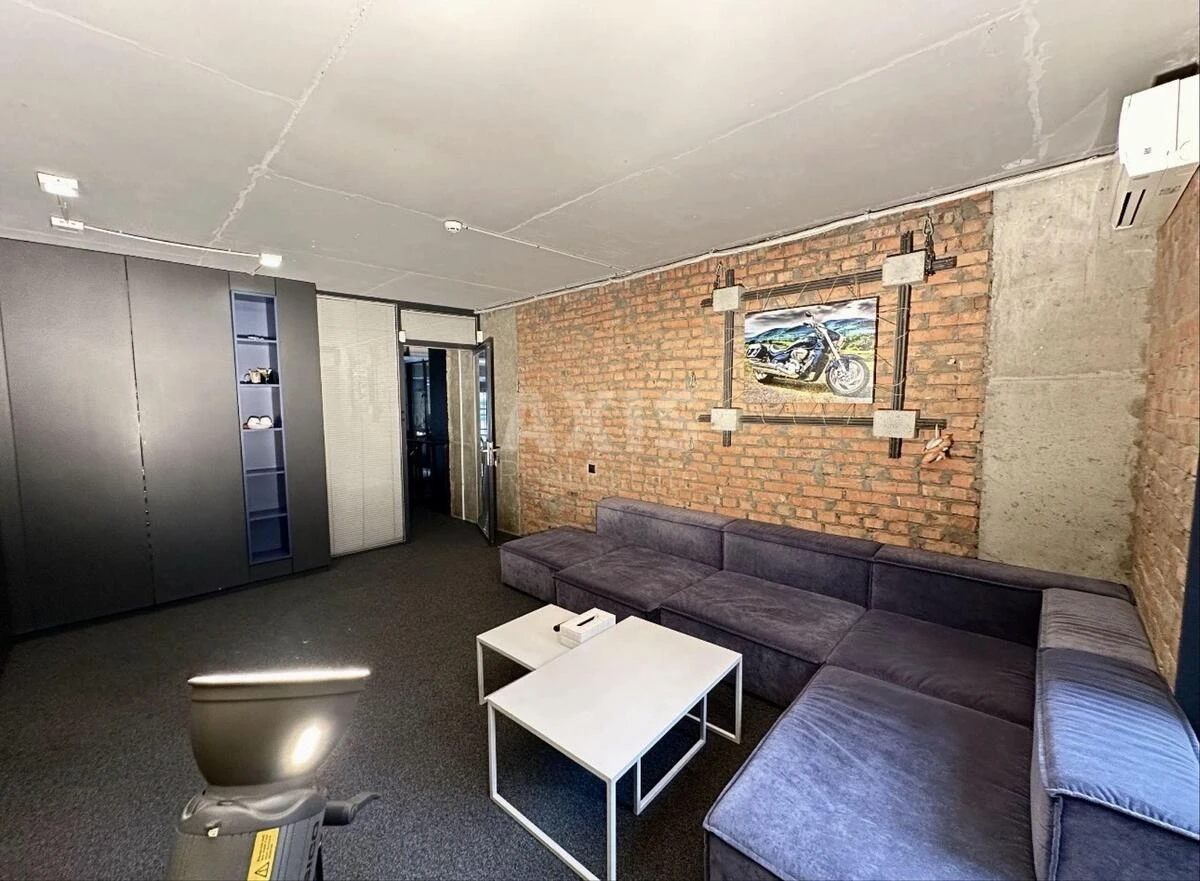 Office vul. Filatova Akademika 2/1, 340m26702010