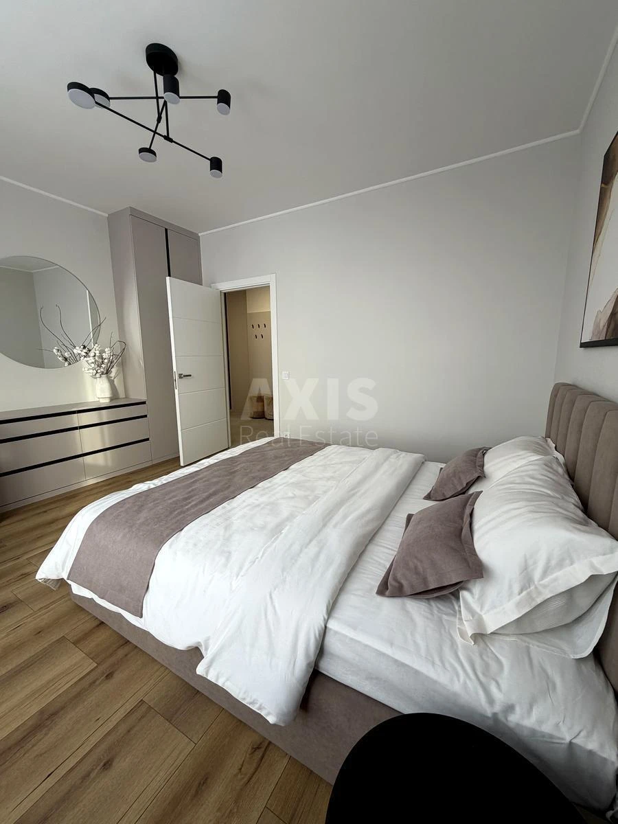 2k apartment pr-t Berestejskij 67654855