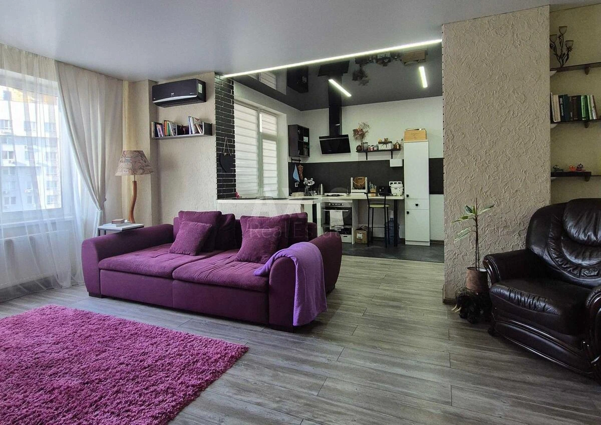 2к квартира пр-т Глушкова Академика 9В47649