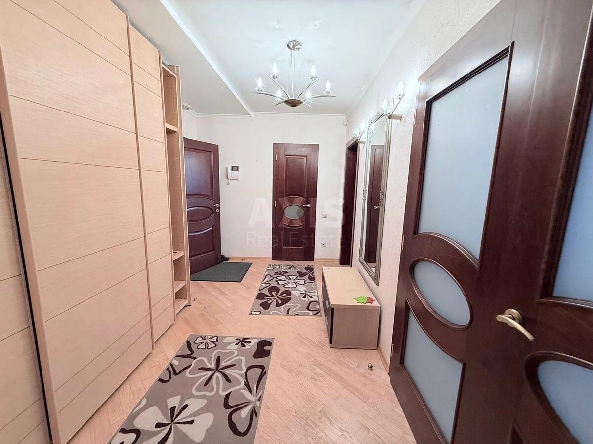 3к квартира ул. Голосеевская 13580301