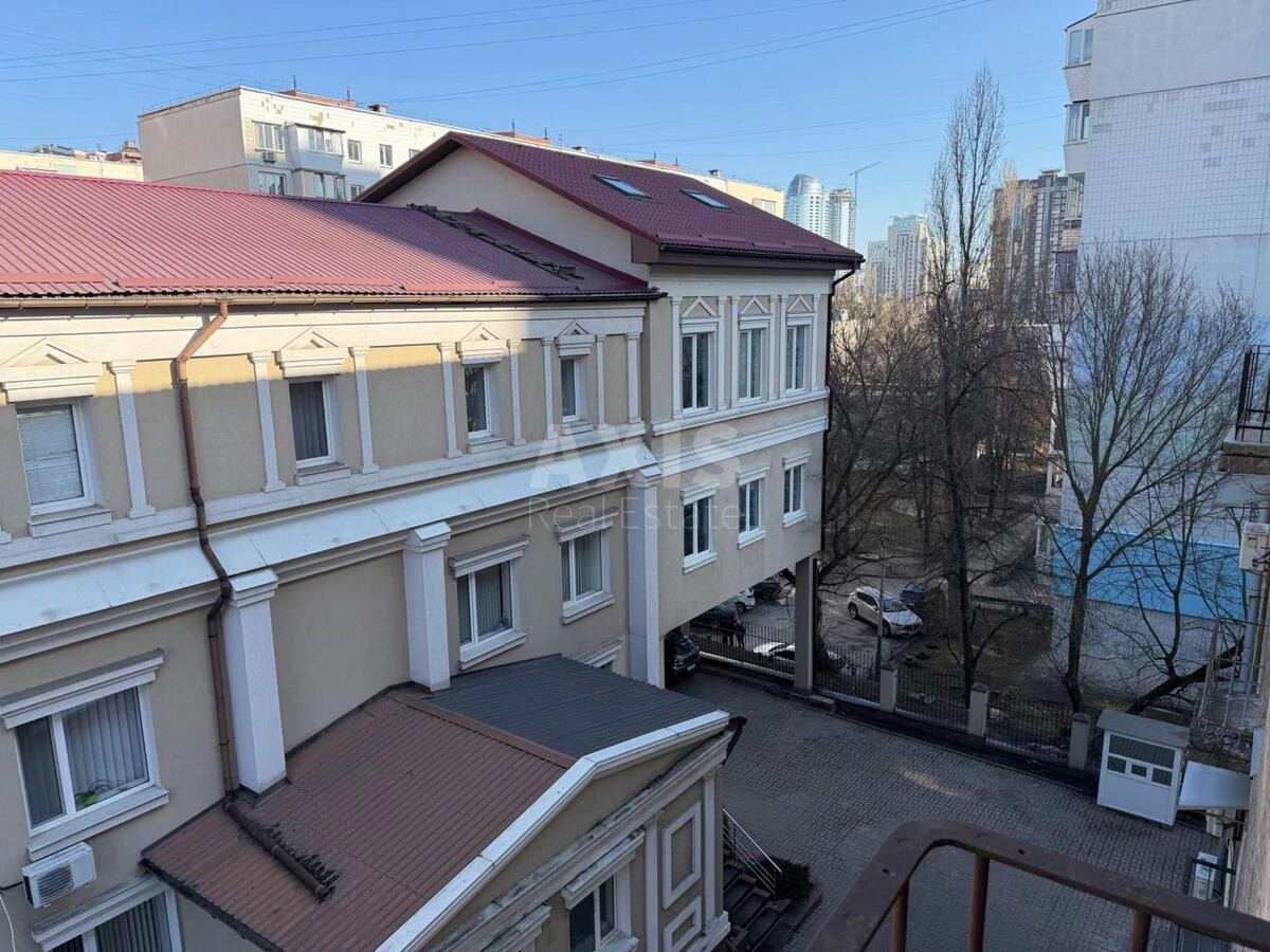 2к квартира ул. Василия Тютюнника 136709910