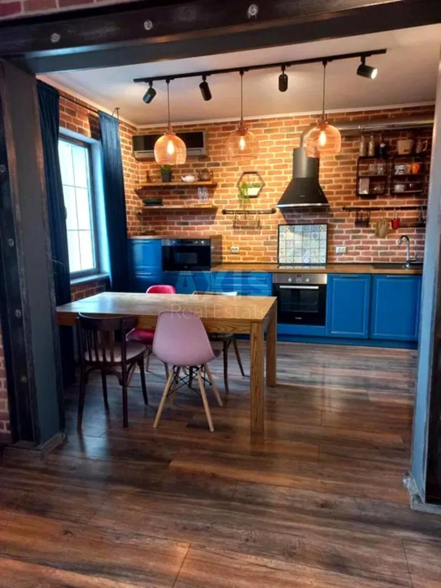 3к квартира вул. Ахматової Анни 43