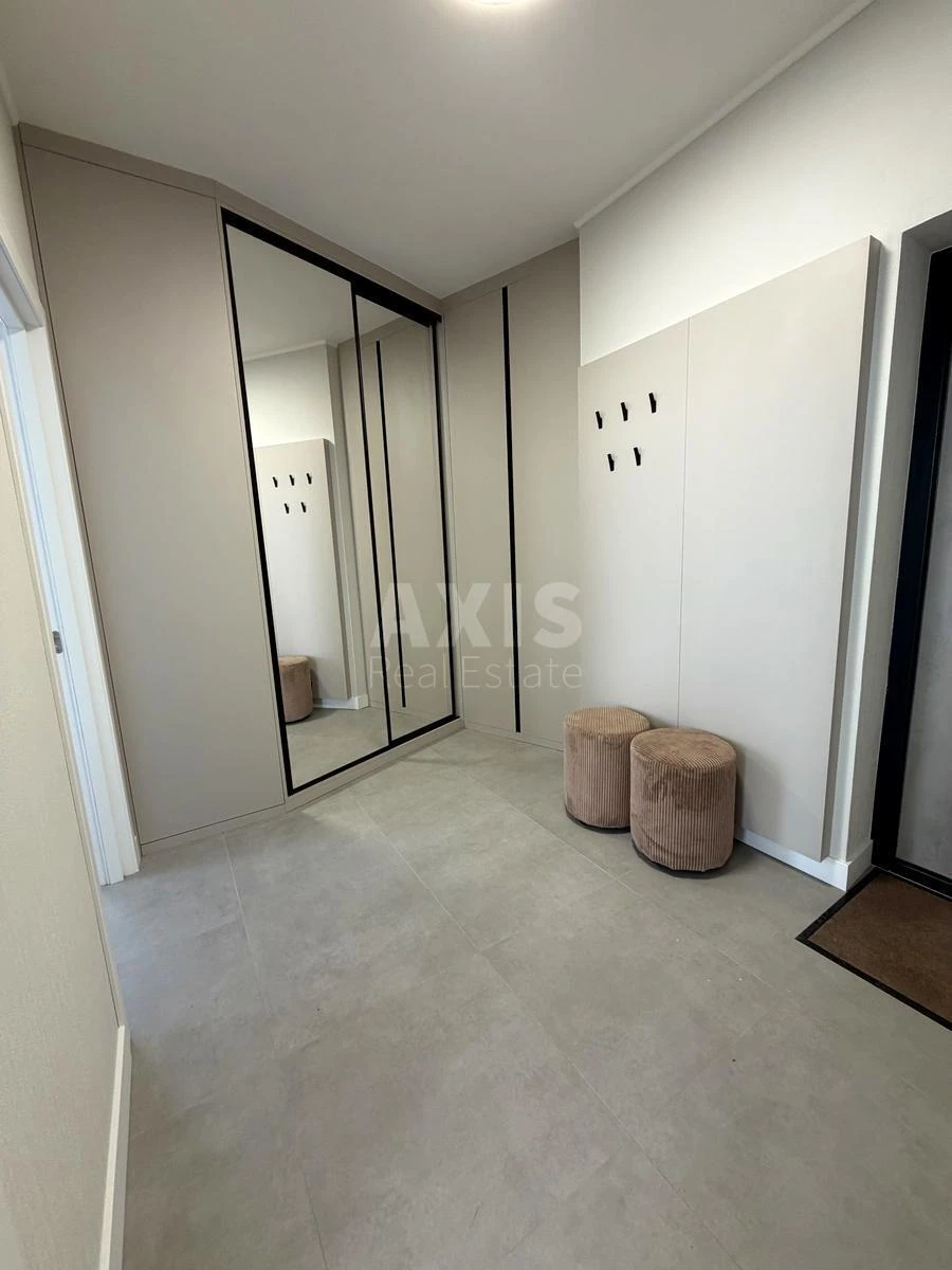 2k apartment pr-t Berestejskij 67654859