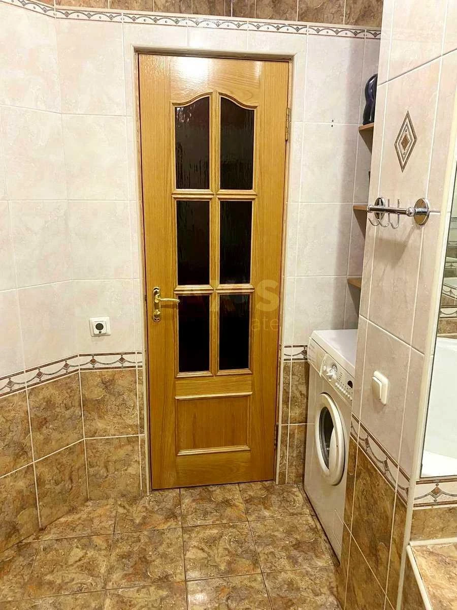2k apartment pl. Svjatoshyns'ka 17054013