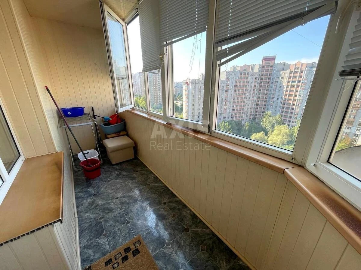 3к квартира ул. Ахматовой Анны 316581317