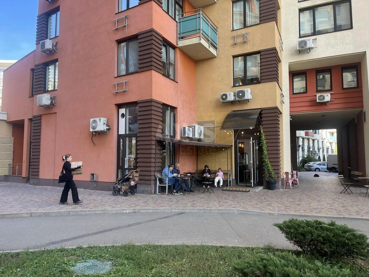 Объект торговли ул. Юлии Здановской 71Г, 72м271460