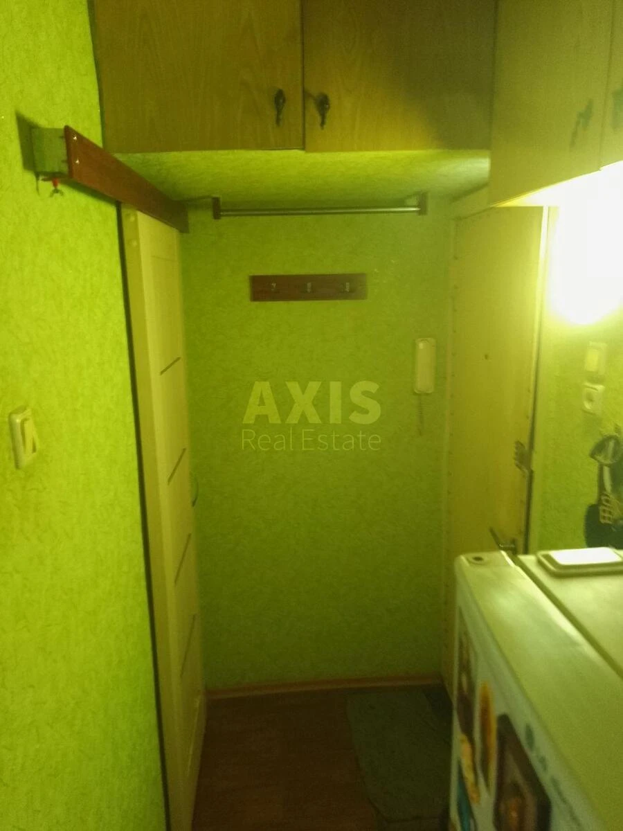 1k apartment pr-t Berestejskij 68715663