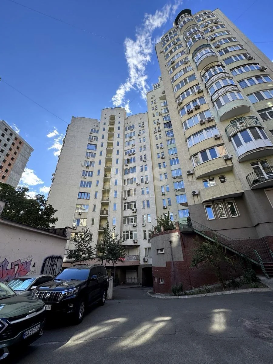 3k apartment vul. Dmytrivs'ka 48Г