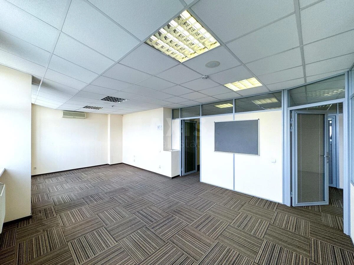 Офис ул. Героев Космоса 4, 406м2678016