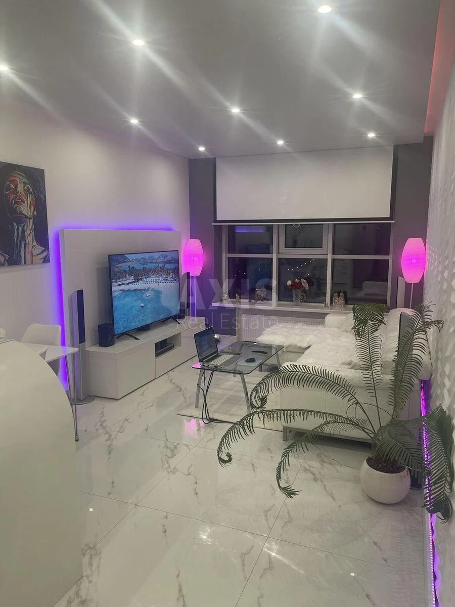 2k apartment pr-t Berestejskij 5В693673
