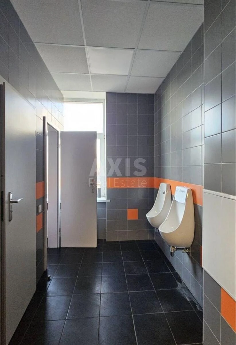 Office bul. Mykoly Mikhnovskoho 19, 370m26714611