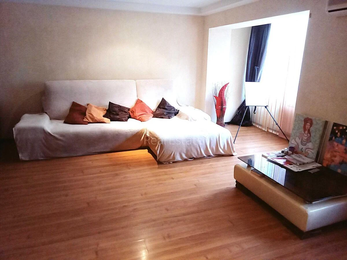 3к квартира пер. Надежды Светличной 2А670892