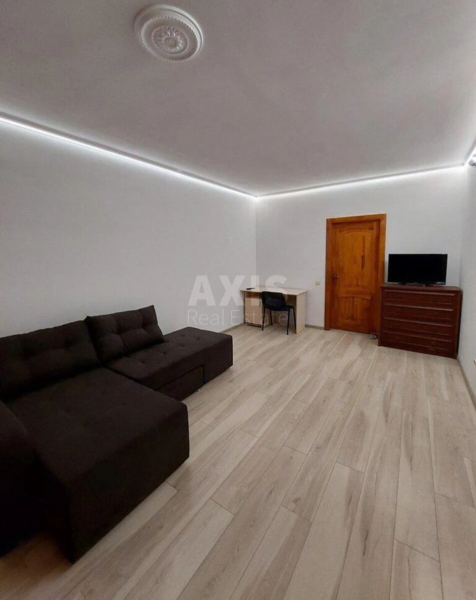 2k apartment vul. Shums'kogo Jurija 3Г63183