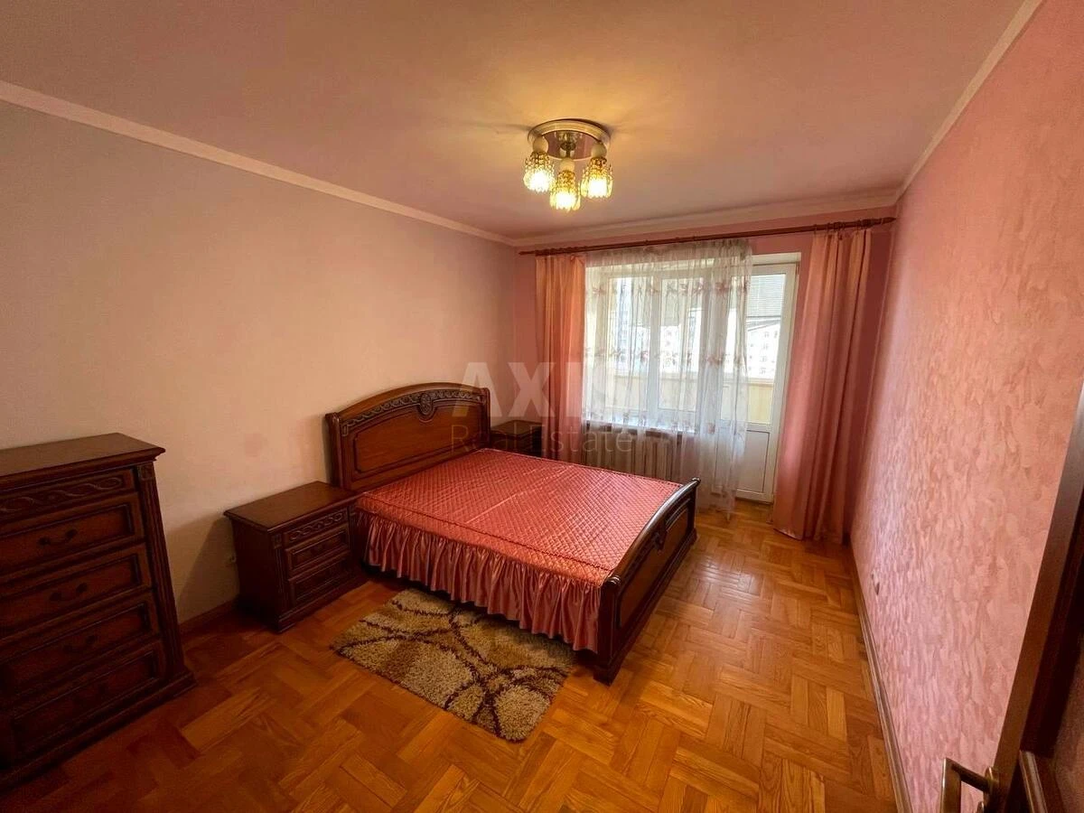 3к квартира ул. Ахматовой Анны 316581315