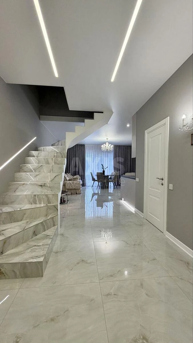 Дoм ул. Виноградная, 120м2, город Киев692027