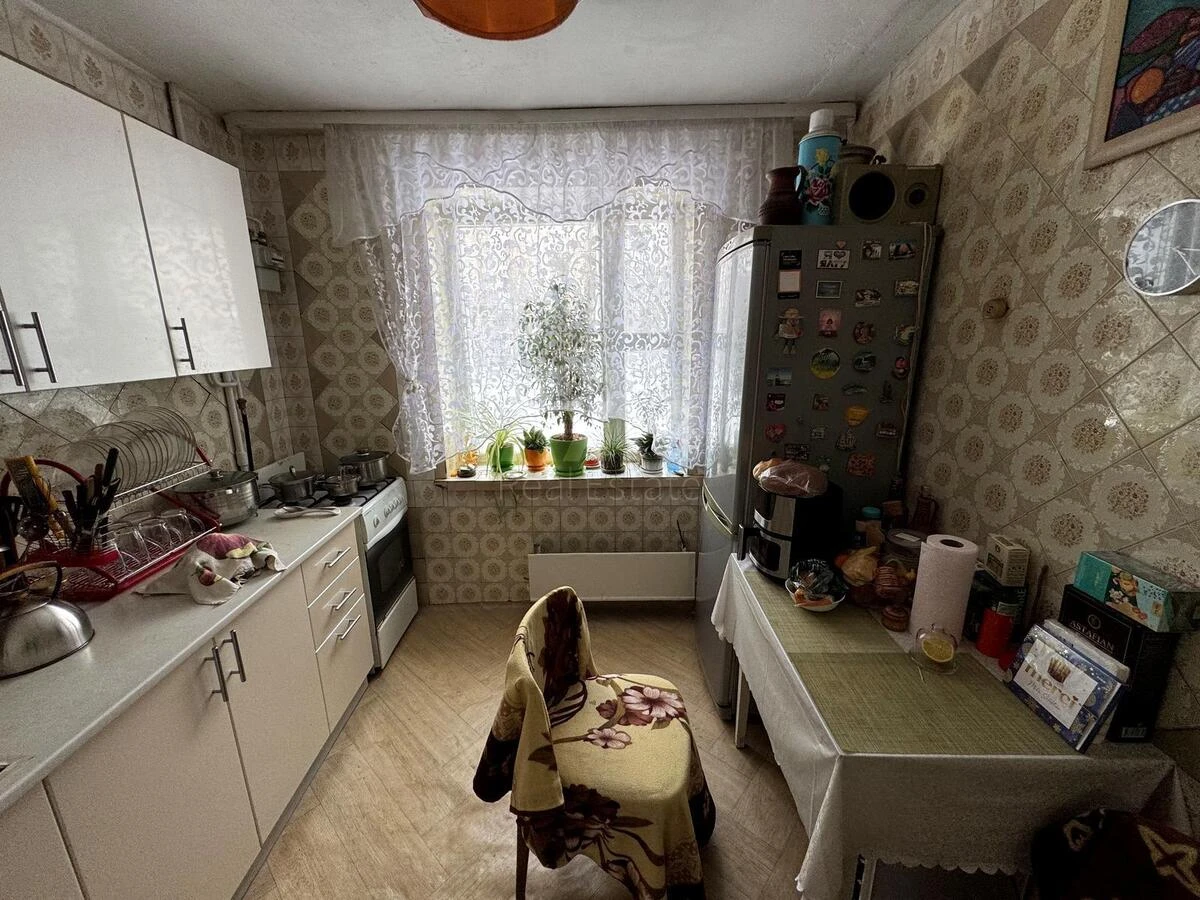 3к квартира пр-т Гонгадзе Георгия 9676632