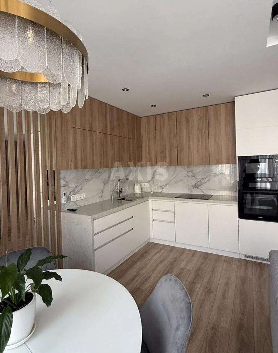 3k apartment vul. Lypy Jurija 6