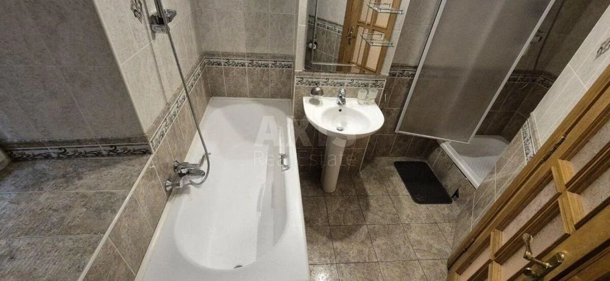 Office vul. Instytuts'ka 19В, 120m25831710