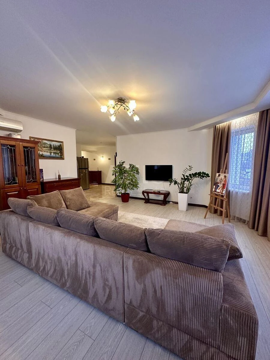 3k apartment vul. Polupanova 10649433