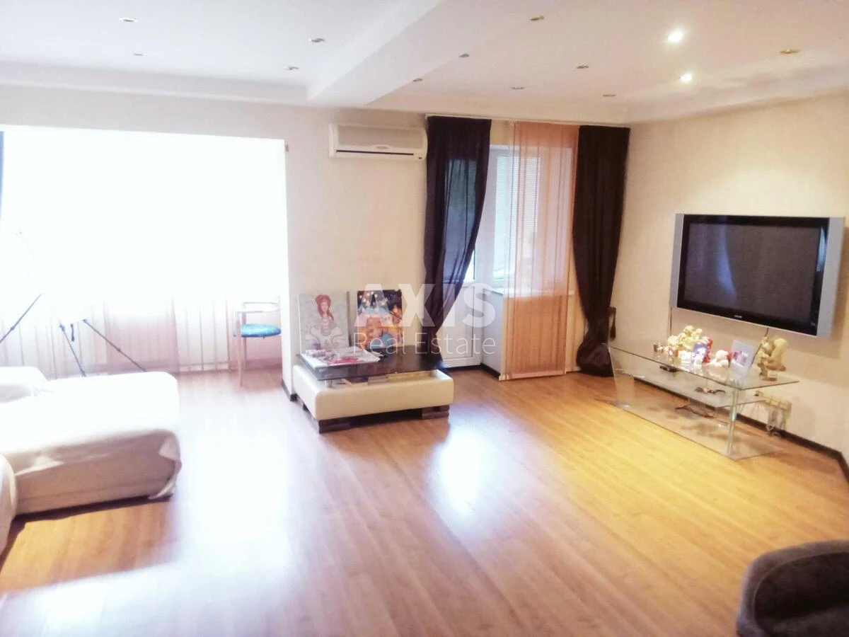 3к квартира пер. Надежды Светличной 2А670893