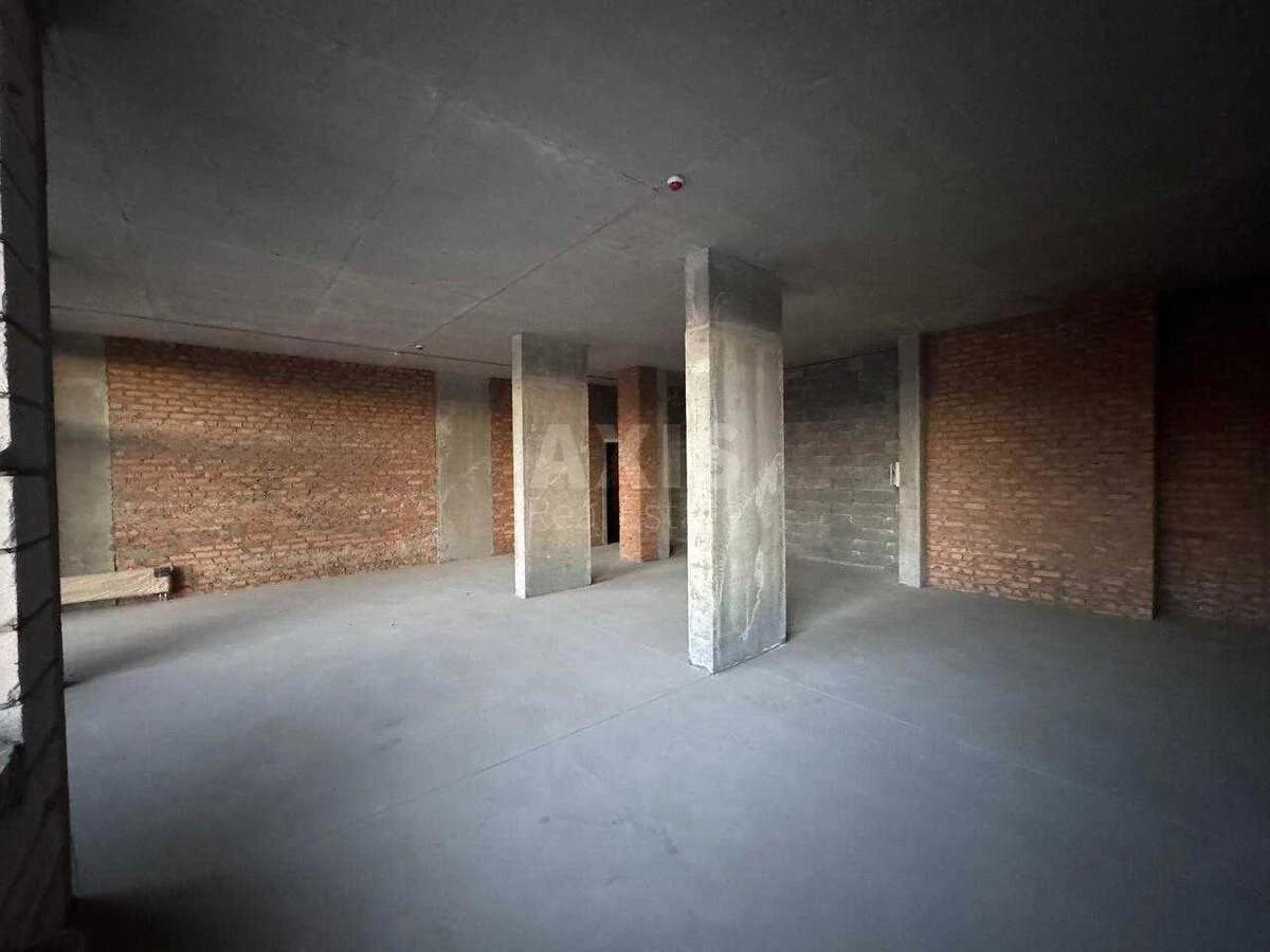 Service object vul. Rodyny Kristeriv 16, 84m2652045