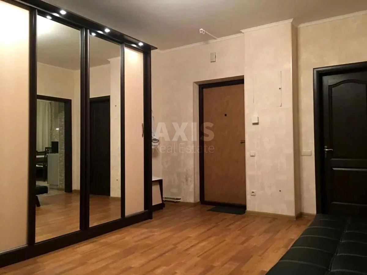 3к квартира ул. Ахматовой Анны 136683514