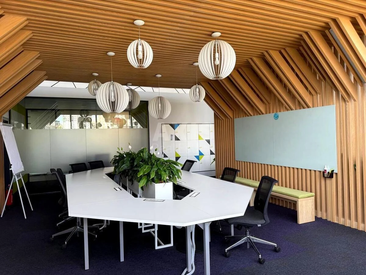 Office vul. Sosninyh Sim'i' 52, 728m2668811