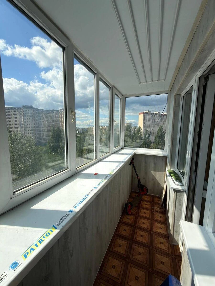 2k apartment vul. Ushyns'kogo 18700256