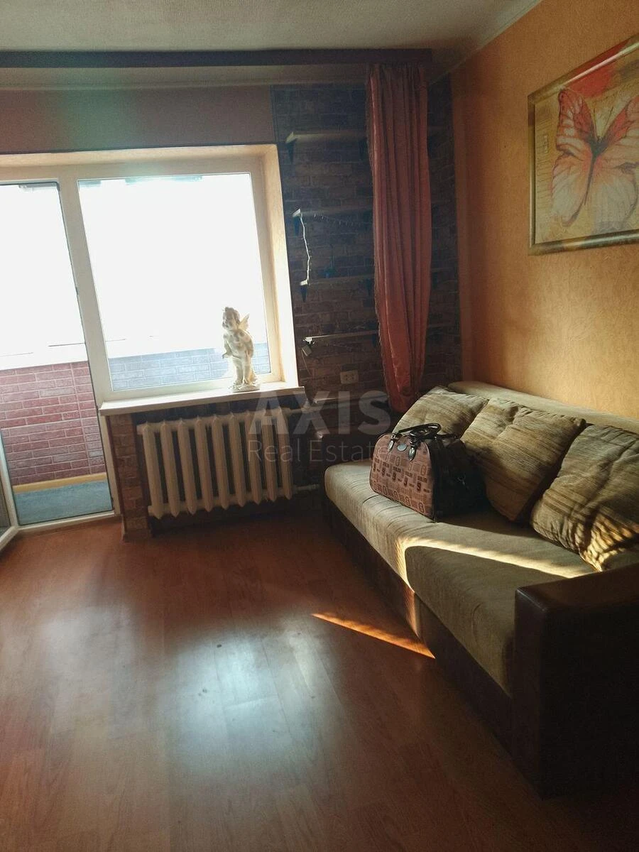 1k apartment pr-t Berestejskij 68715665