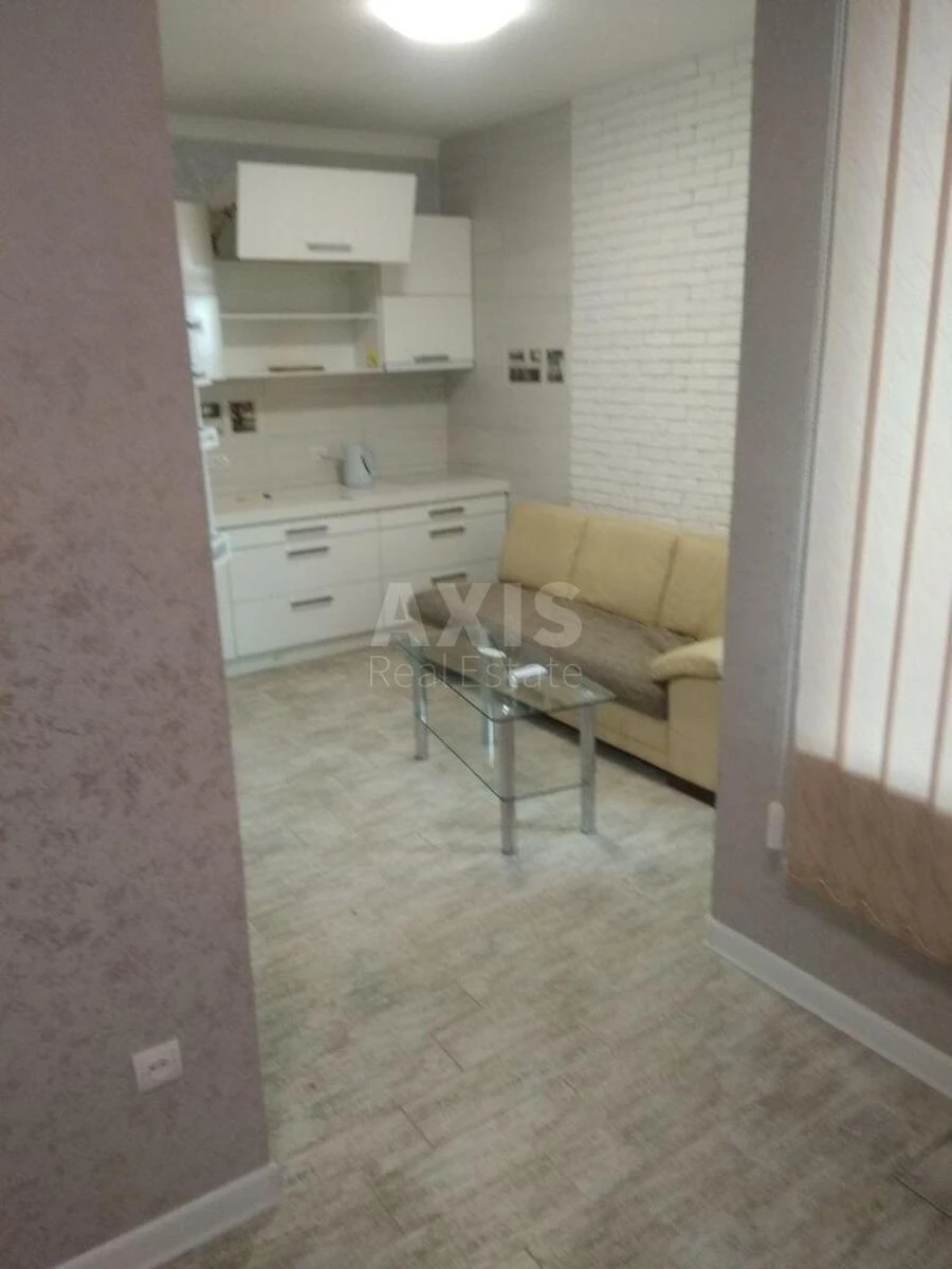 1k apartment pr-t Berestejskij 71А706780