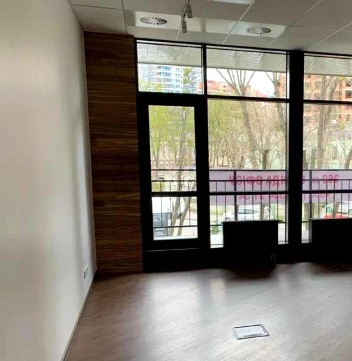 Office vul. Laboratorna 7, 360m2659642