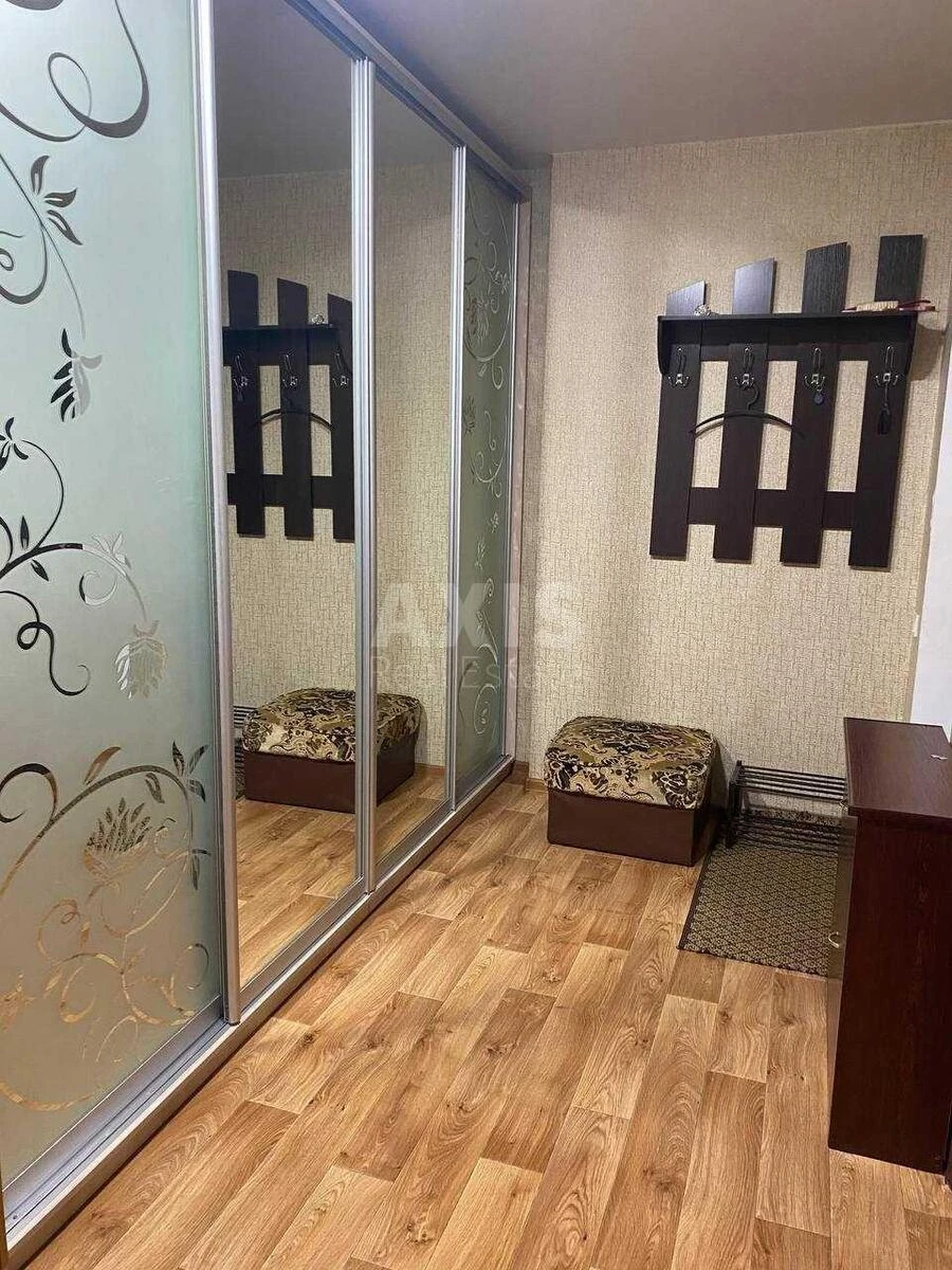 2к квартира пр-т Голосеевский 95656395