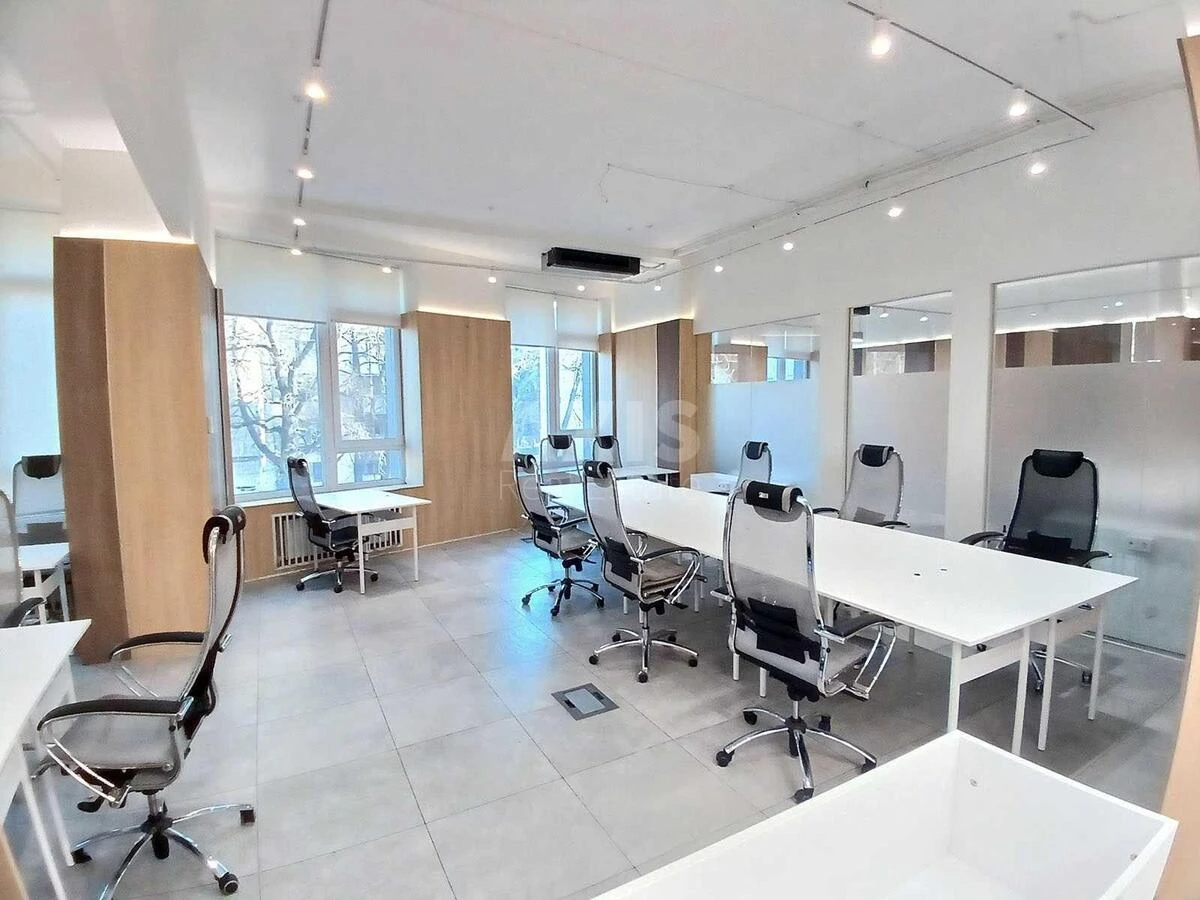 Office vul. Sichovyh Stril'civ 44А, 250m267239
