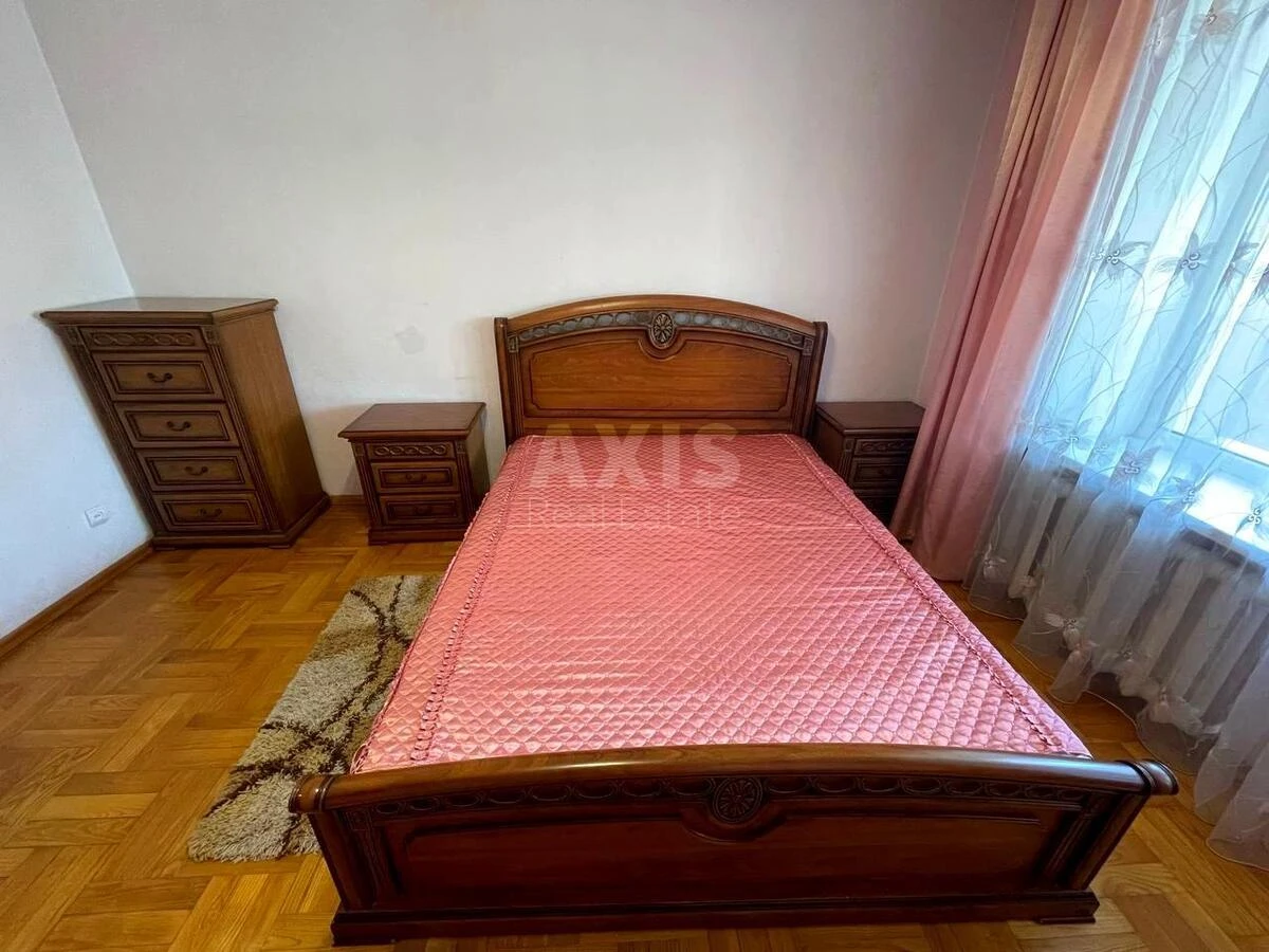 3k apartment vul. Ahmatovoi' Anny 316581316