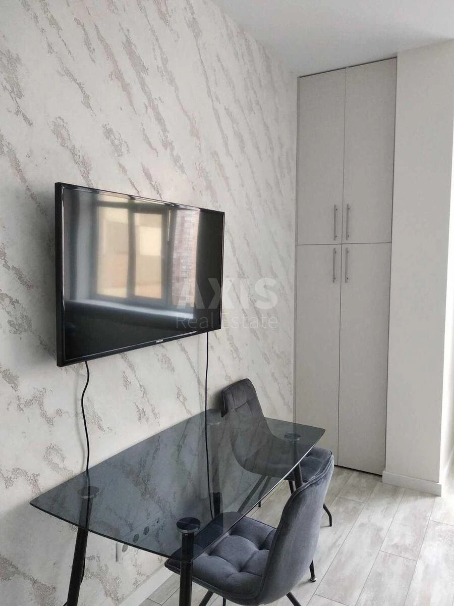 1k apartment vul. Jevgena Konoval'cja 36Є708572