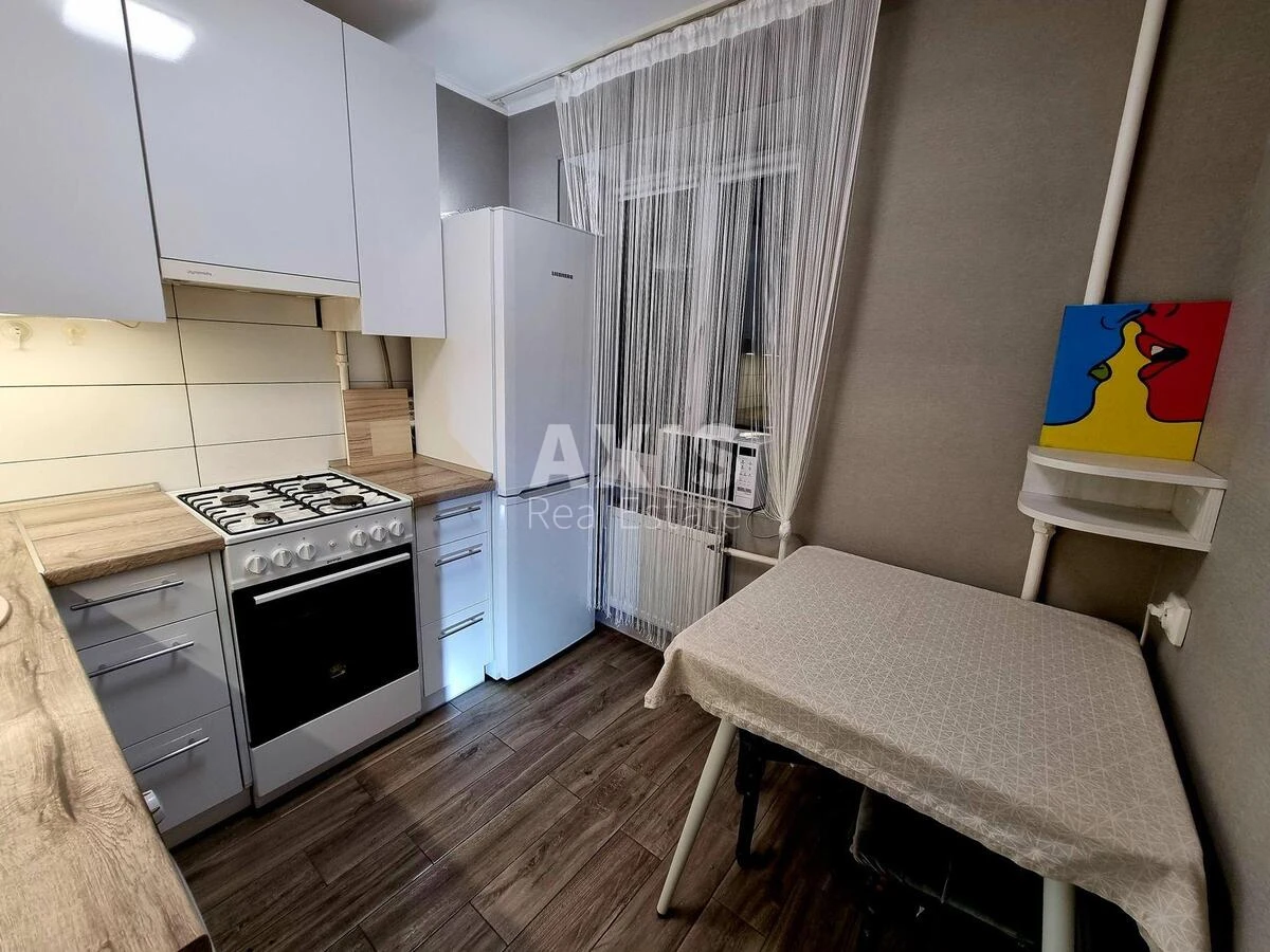 2к квартира ул. Салютная 1766099